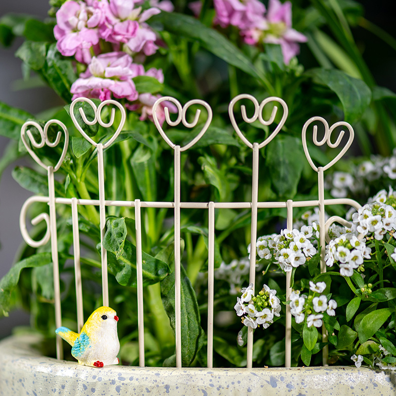 Succulent Arrangement Mini - 奇抜なミニ鉄製植木鉢フェンス、DIYマイクロ風景、妖精の庭、多肉植物のアレンジメント用の創造的な庭の装飾品